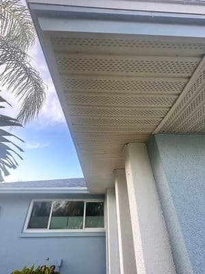 Seamless aluminum gutter install in Tarpon Springs, FL — Oct 2023