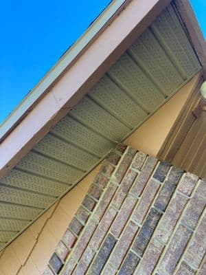 Seamless aluminum gutter install in Land O Lakes, FL — Nov 2024