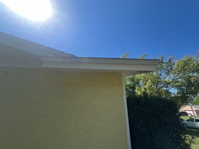 Seamless aluminum gutter install in Land O Lakes, FL — Mar 2026