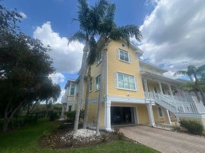 Seamless aluminum gutter install in Palm Harbor, FL — Apr 2026