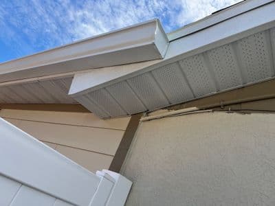 Seamless aluminum gutter install in Brandon, FL — Apr 2026