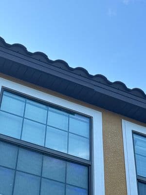 Seamless aluminum gutter install in Temple Terrace, FL — Jul 2025