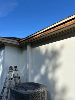 Seamless aluminum gutter install in New Tampa, FL — Sep 2025