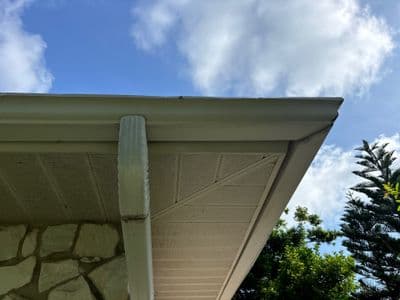 Seamless aluminum gutter install in Sarasota, FL — Jul 2025