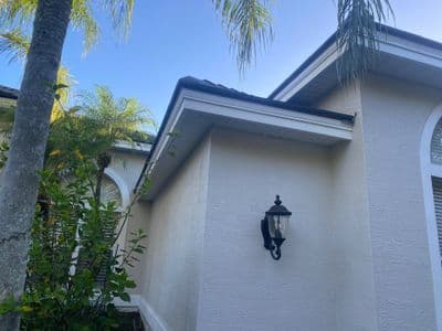 Seamless aluminum gutter install in New Tampa, FL — Oct 2025