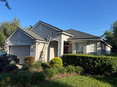 Seamless aluminum gutter install in Valrico, FL — Sep 2025