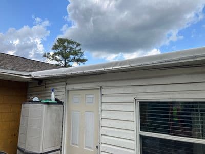 Seamless aluminum gutter install in Plant City, FL — Apr 2023