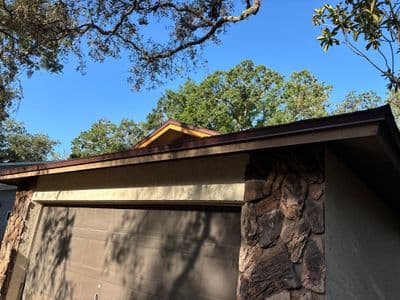 Seamless aluminum gutter install in Lutz, FL — Apr 2025