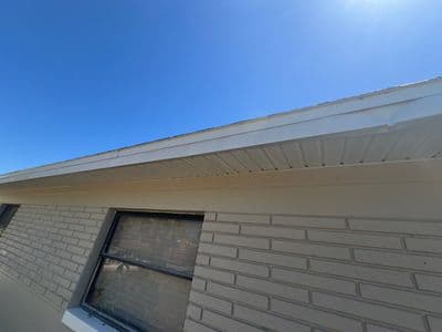 Seamless aluminum gutter install in St Petersburg, FL — Apr 2026