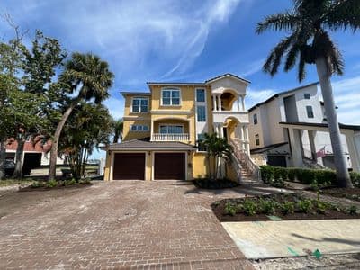 Seamless aluminum gutter install in St Petersburg, FL — Apr 2026