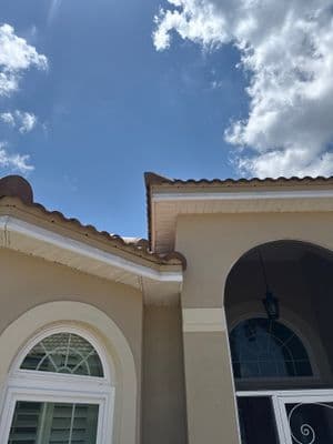 Seamless aluminum gutter install in Sun City Center, FL — May 2025