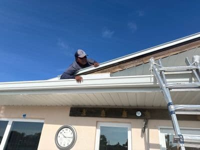 Seamless aluminum gutter install in Largo, FL — Aug 2025