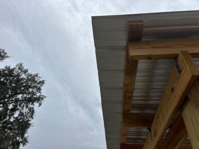 Seamless aluminum gutter install in Lithia, FL — Nov 2025