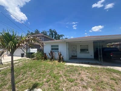 Seamless aluminum gutter install in Tampa, FL — May 2026