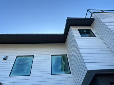 Seamless aluminum gutter install in New Port Richey, FL — Sep 2025