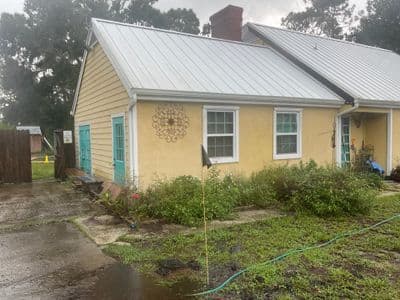 Seamless aluminum gutter install in Sun City Center, FL — Aug 2025