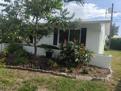 Seamless aluminum gutter install in Pinellas Park, FL — Jul 2024