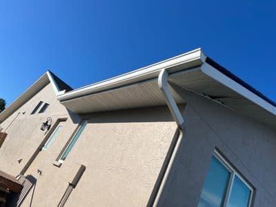 Seamless aluminum gutter install in Ruskin, FL — Jun 2025