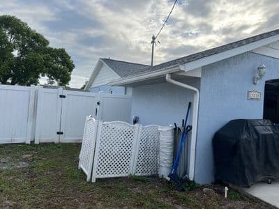Seamless aluminum gutter install in Spring Hill, FL — Apr 2026