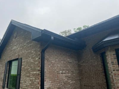 Seamless aluminum gutter install in Oldsmar, FL — Mar 2026