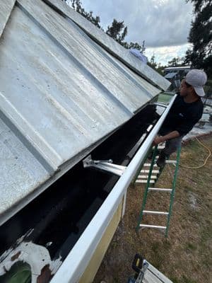 Seamless aluminum gutter install in Sun City Center, FL — Sep 2025