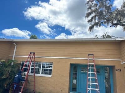 Seamless aluminum gutter install in Temple Terrace, FL — Feb 2025