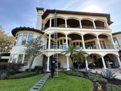 Seamless aluminum gutter install in Valrico, FL — May 2025