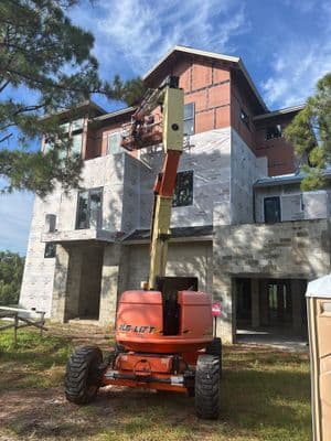 Seamless aluminum gutter install in Palm Harbor, FL — Aug 2025
