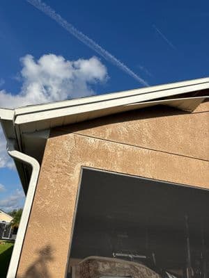 Seamless aluminum gutter install in Oldsmar, FL — Aug 2025