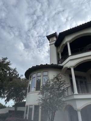 Seamless aluminum gutter install in Valrico, FL — Jul 2025