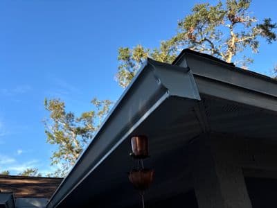 Seamless aluminum gutter install in Pinellas Park, FL — Dec 2024