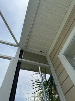Seamless aluminum gutter install in Ruskin, FL — Jun 2025